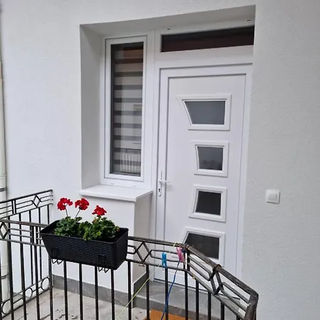 Glamour Mini Apartment